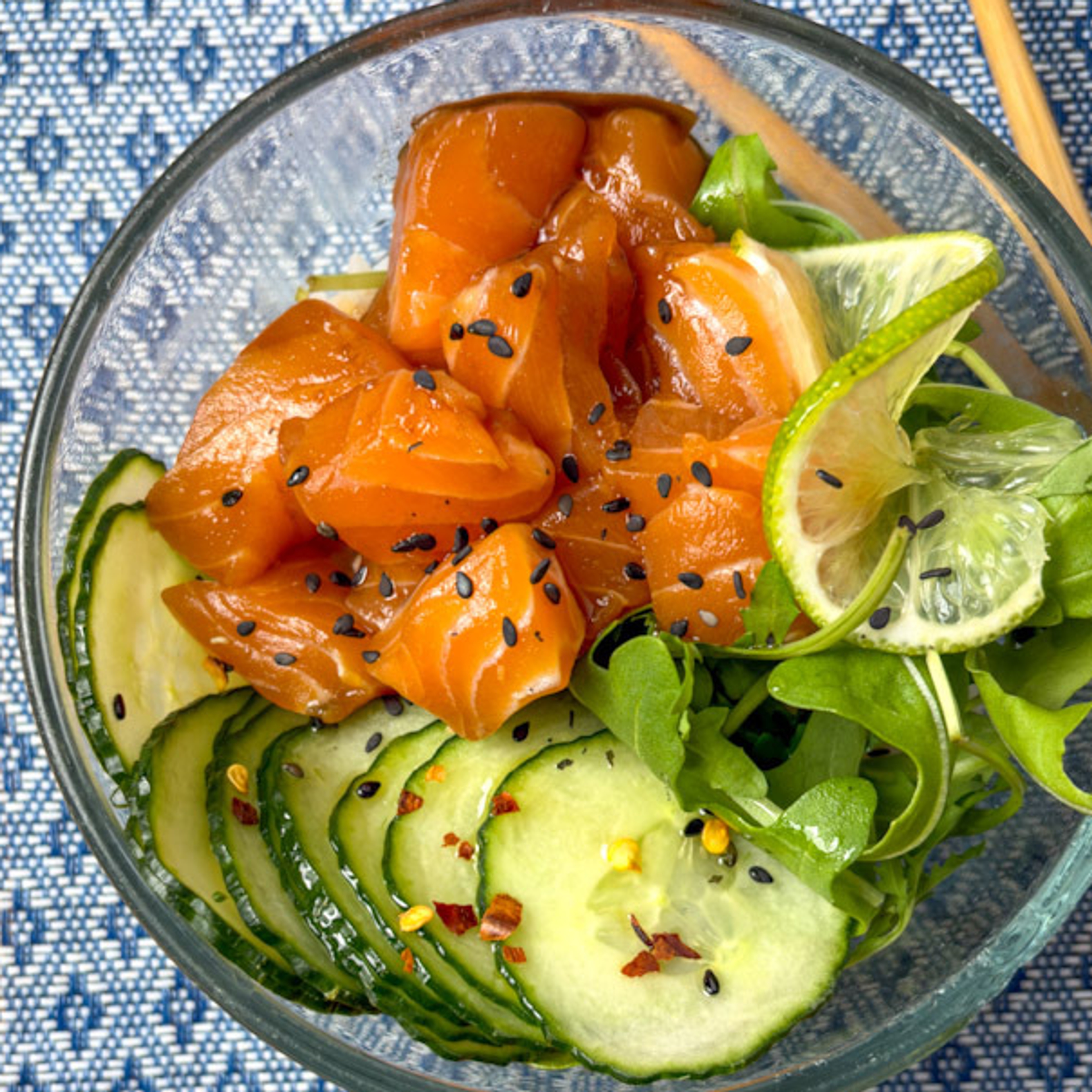 poke bowl rapide pour les dîners avec pas beaucoup d'ingrédients