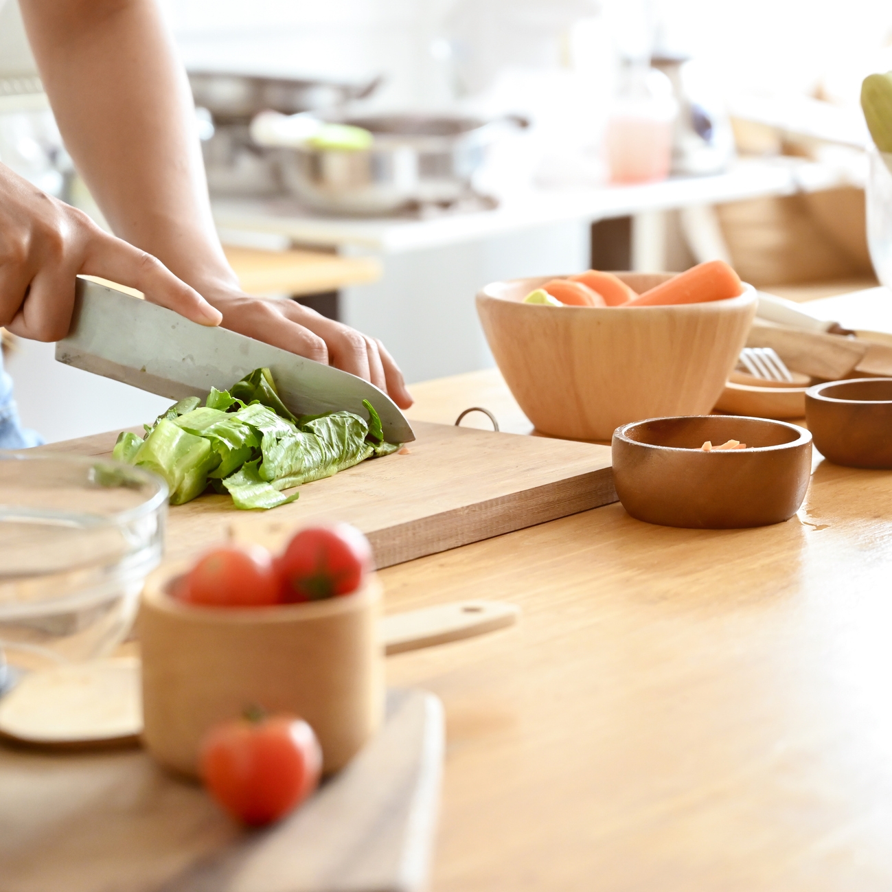 femme qui cuisine nutrition des légumes