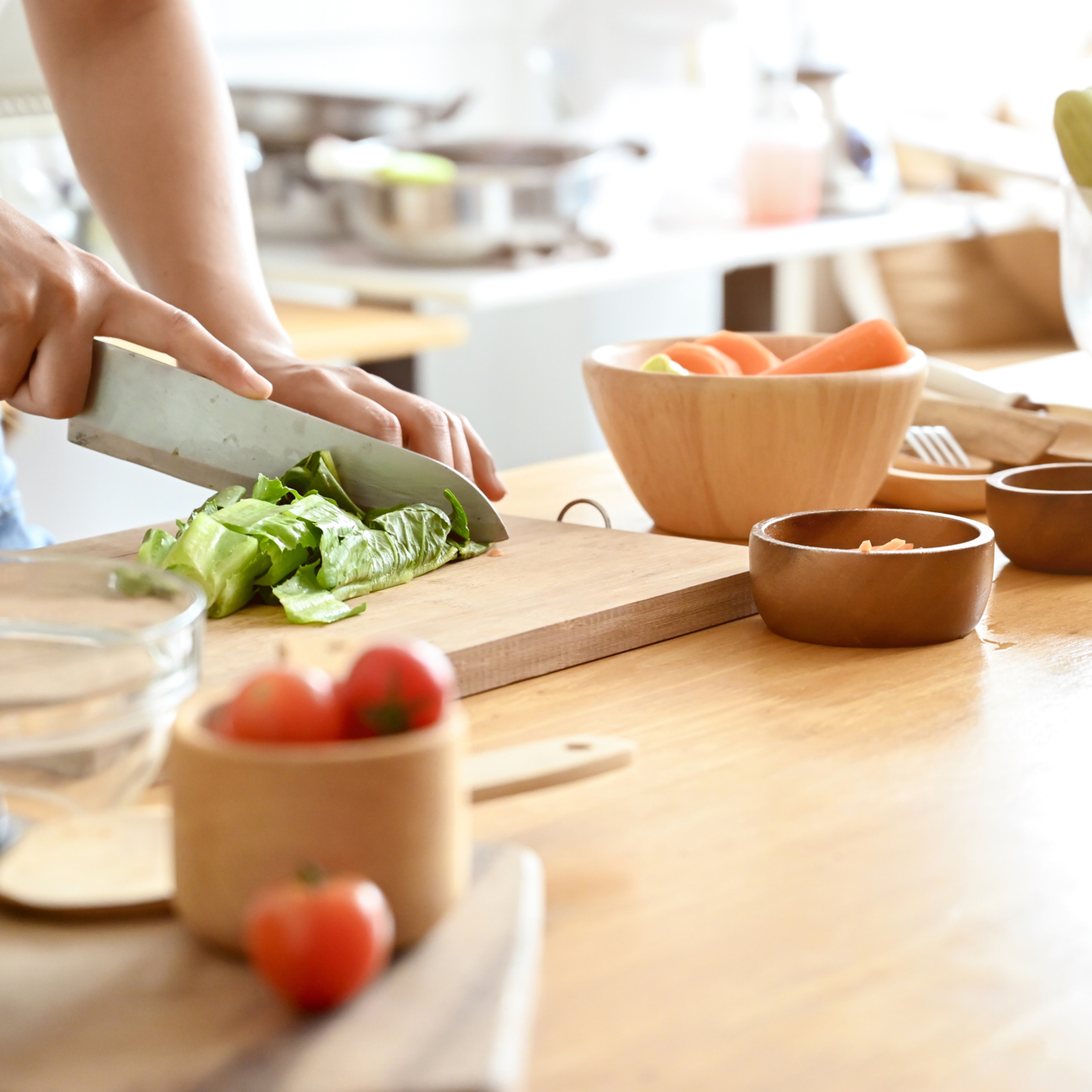 femme qui cuisine nutrition des légumes